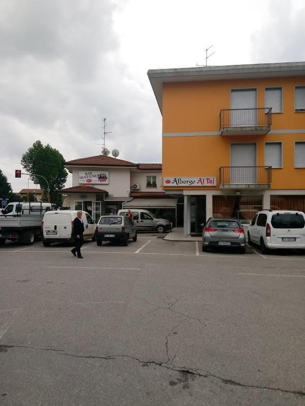 Albergo Trattoria Al Taj Sevegliano Kültér fotó